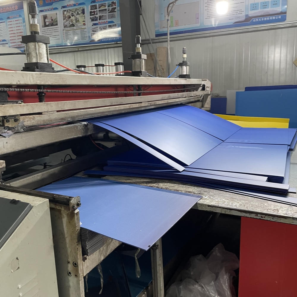 corrugated plastic sheet